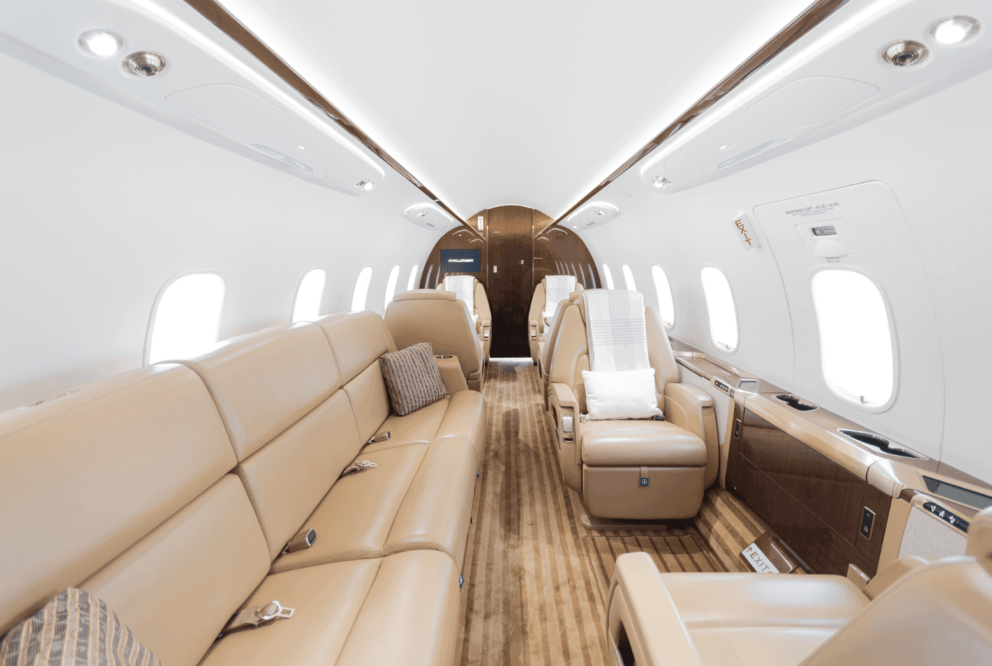 Challenger 350 C-FMIX