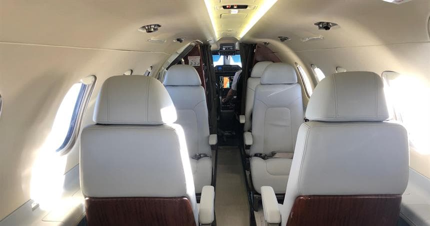 Embraer Phenom 300 C-FMPN