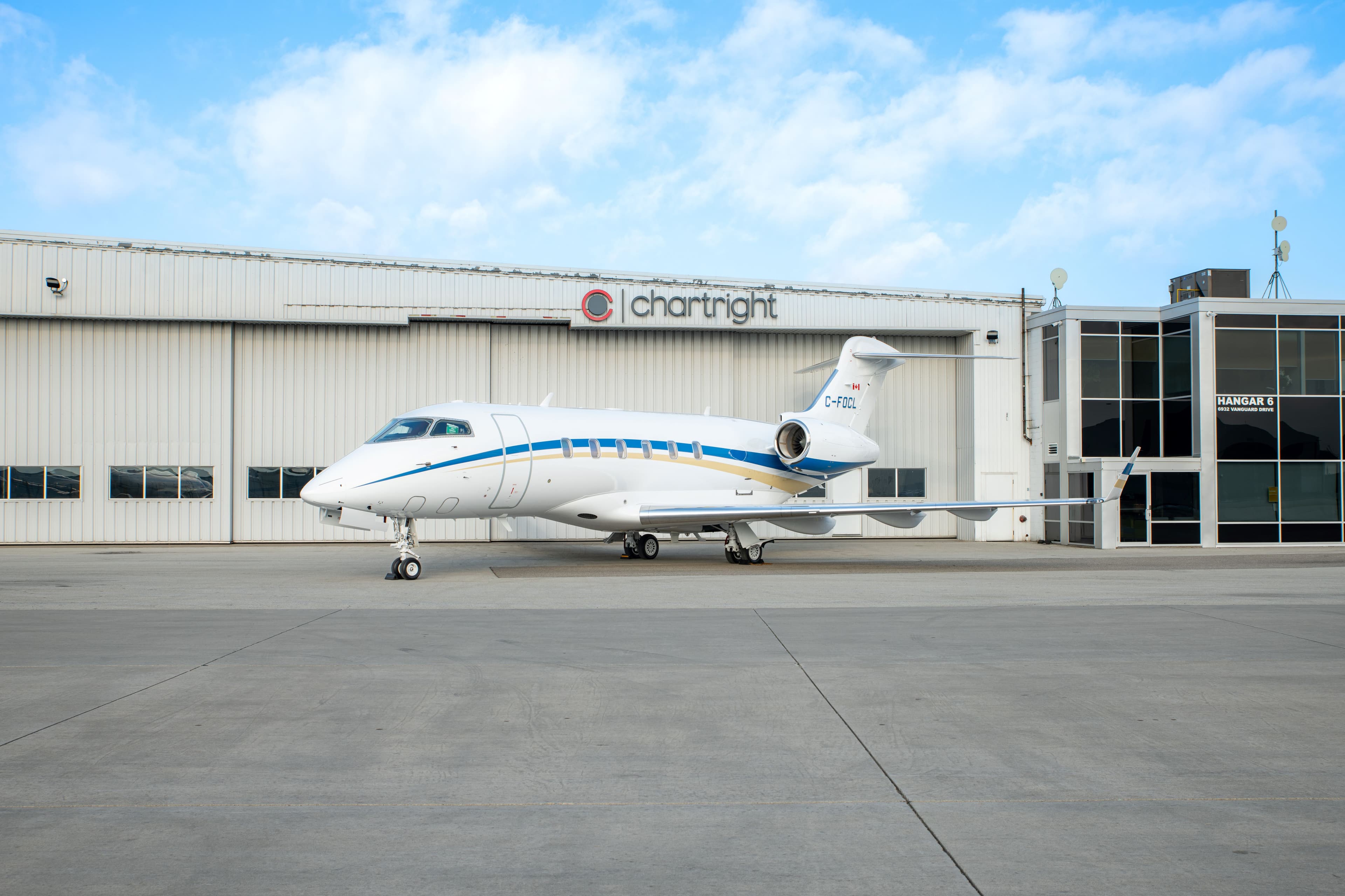 Challenger 300 C-FOCL