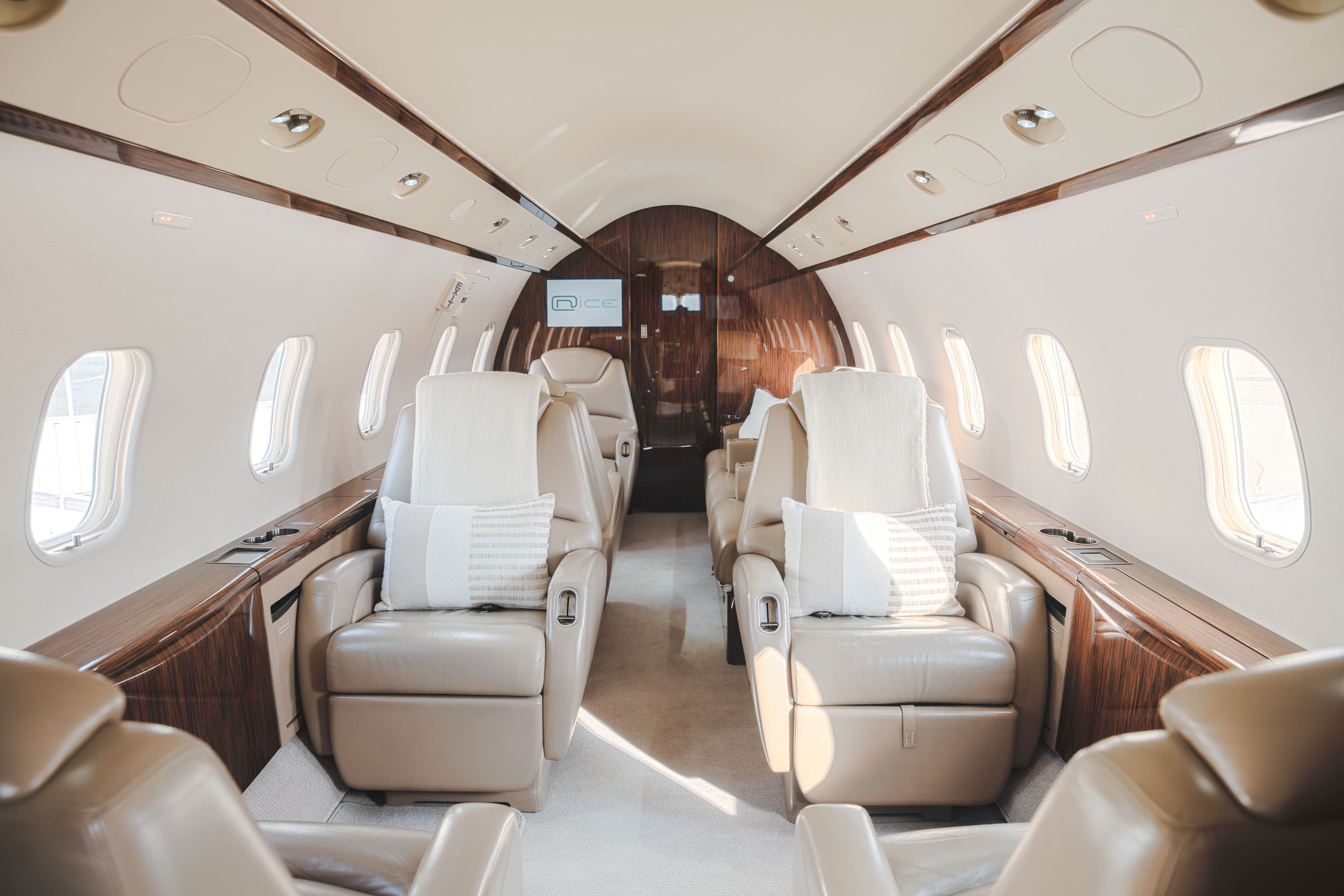 Challenger 300 C-FOCL