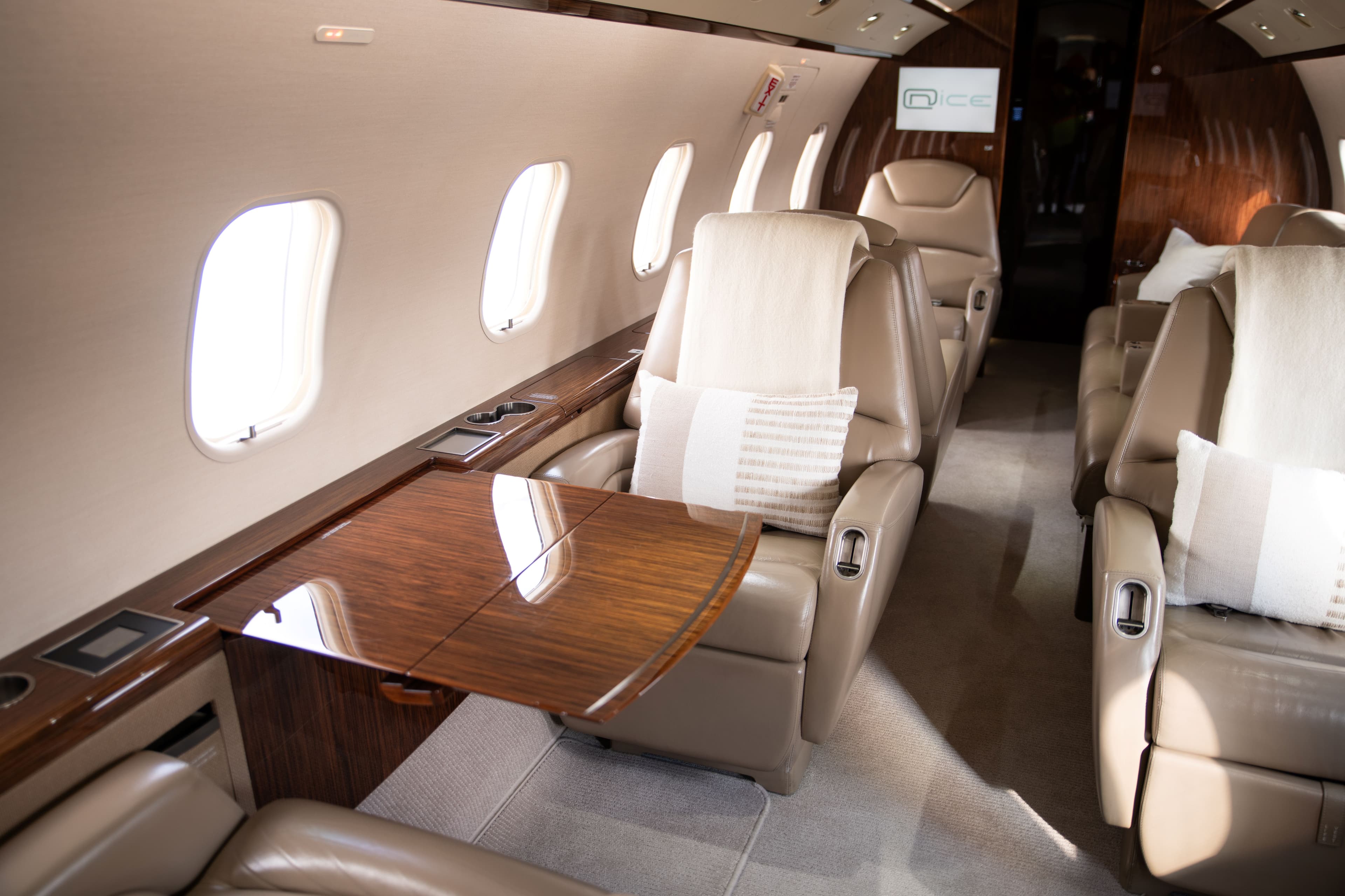 Challenger 300 C-FOCL