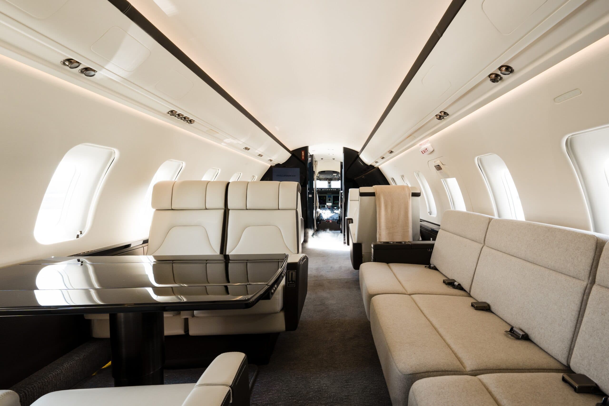 Challenger 605 C-FOGT