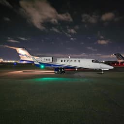 Learjet 40 C-FWGB