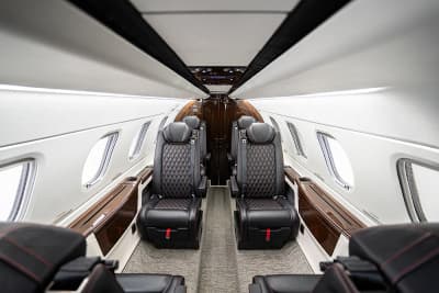 Embraer Phenom 300E C-FWQV