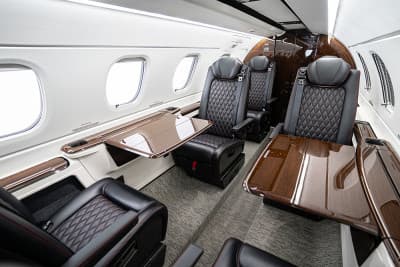 Embraer Phenom 300E C-FWQV