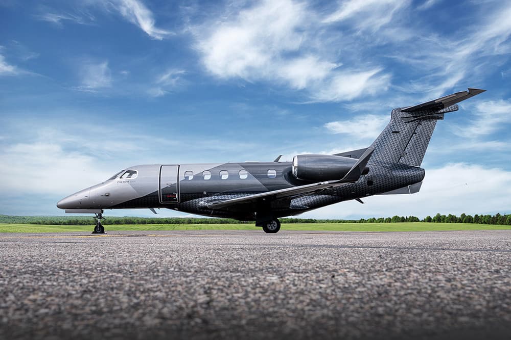 Embraer Phenom 300E C-FWQV
