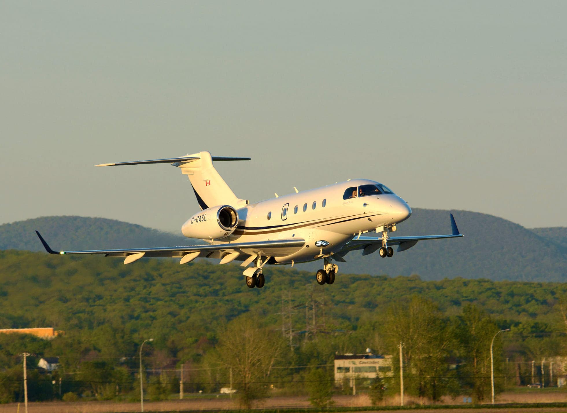 Praetor 500 / Embraer Legacy 450 C-GASL