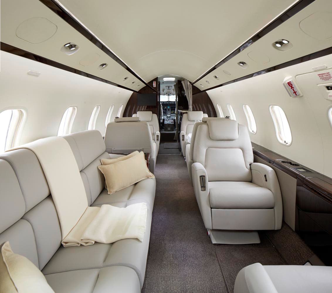 Challenger 300 C-GBJH