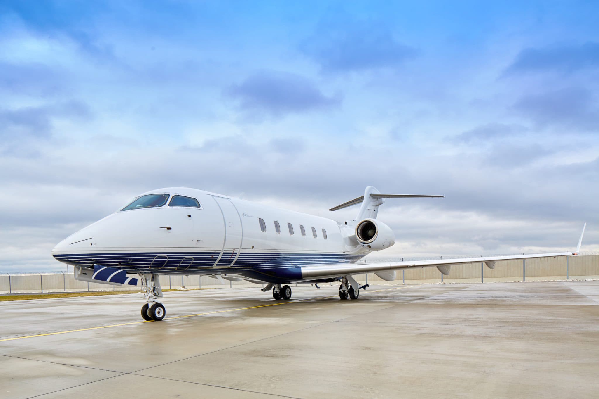 Challenger 300 C-GBJH