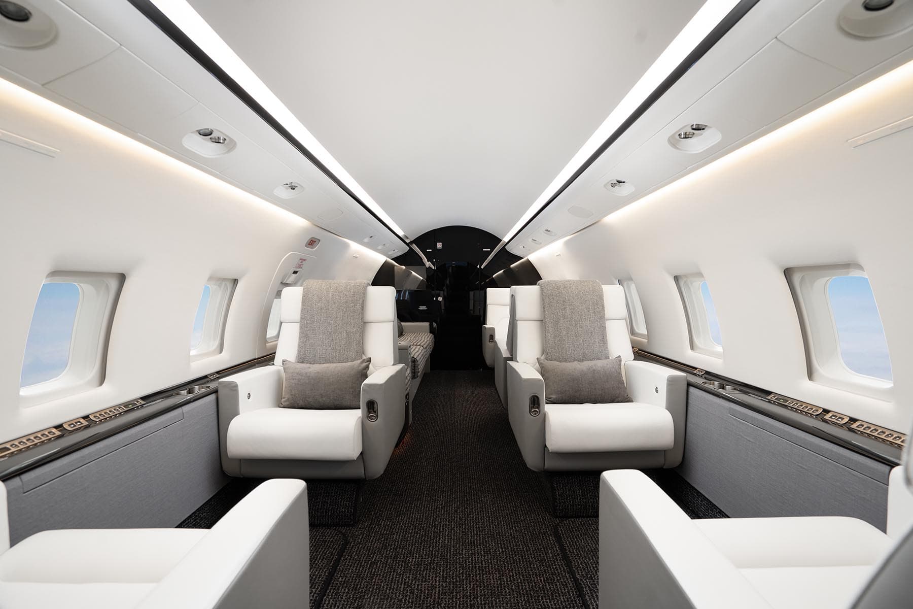 Challenger 604 C-GFGC