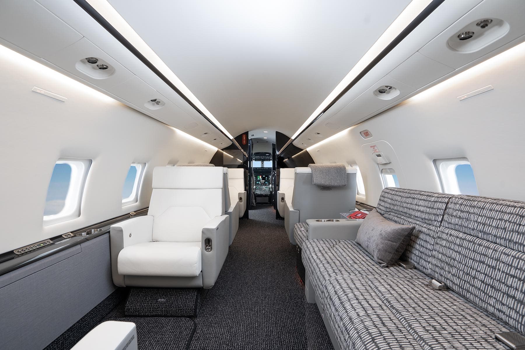 Challenger 604 C-GFGC