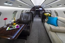 Challenger 604 C-GKGN