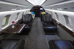 Challenger 604 C-GKGN