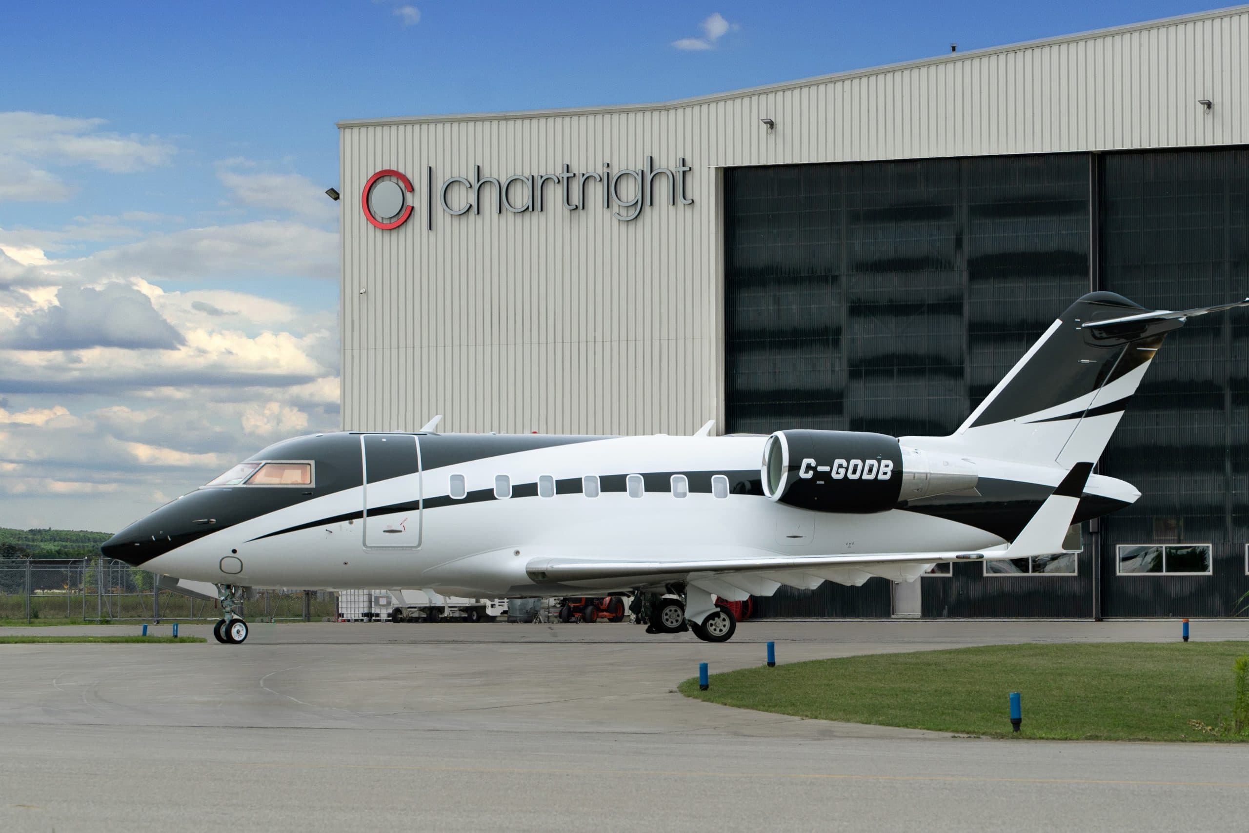 Challenger 605 C-GODB