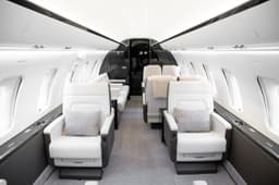 Challenger 605 C-GODB