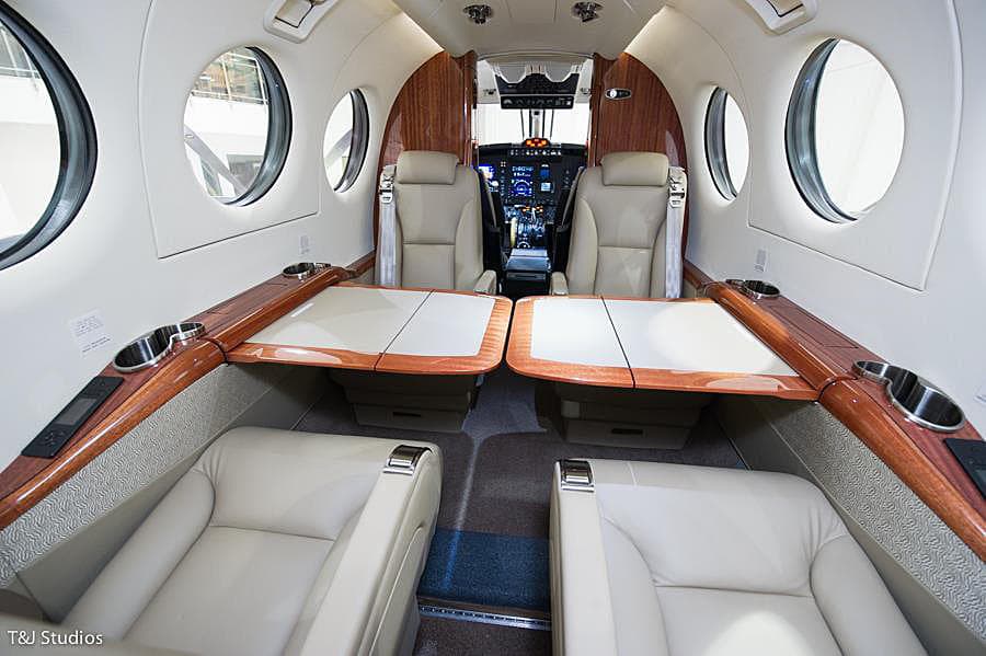 Beechcraft King Air 300 C-GOKI