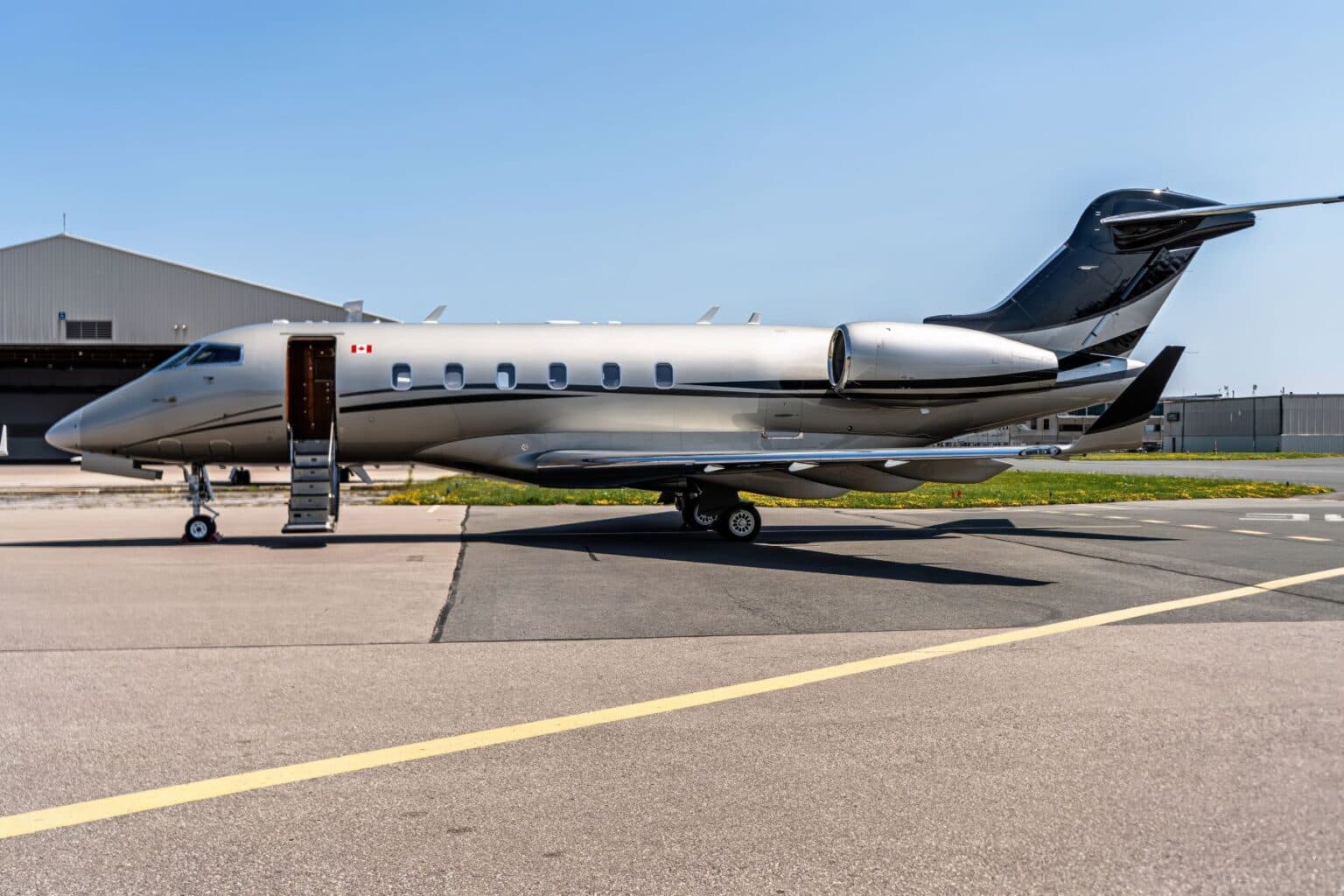 Challenger 300 C-GPGB
