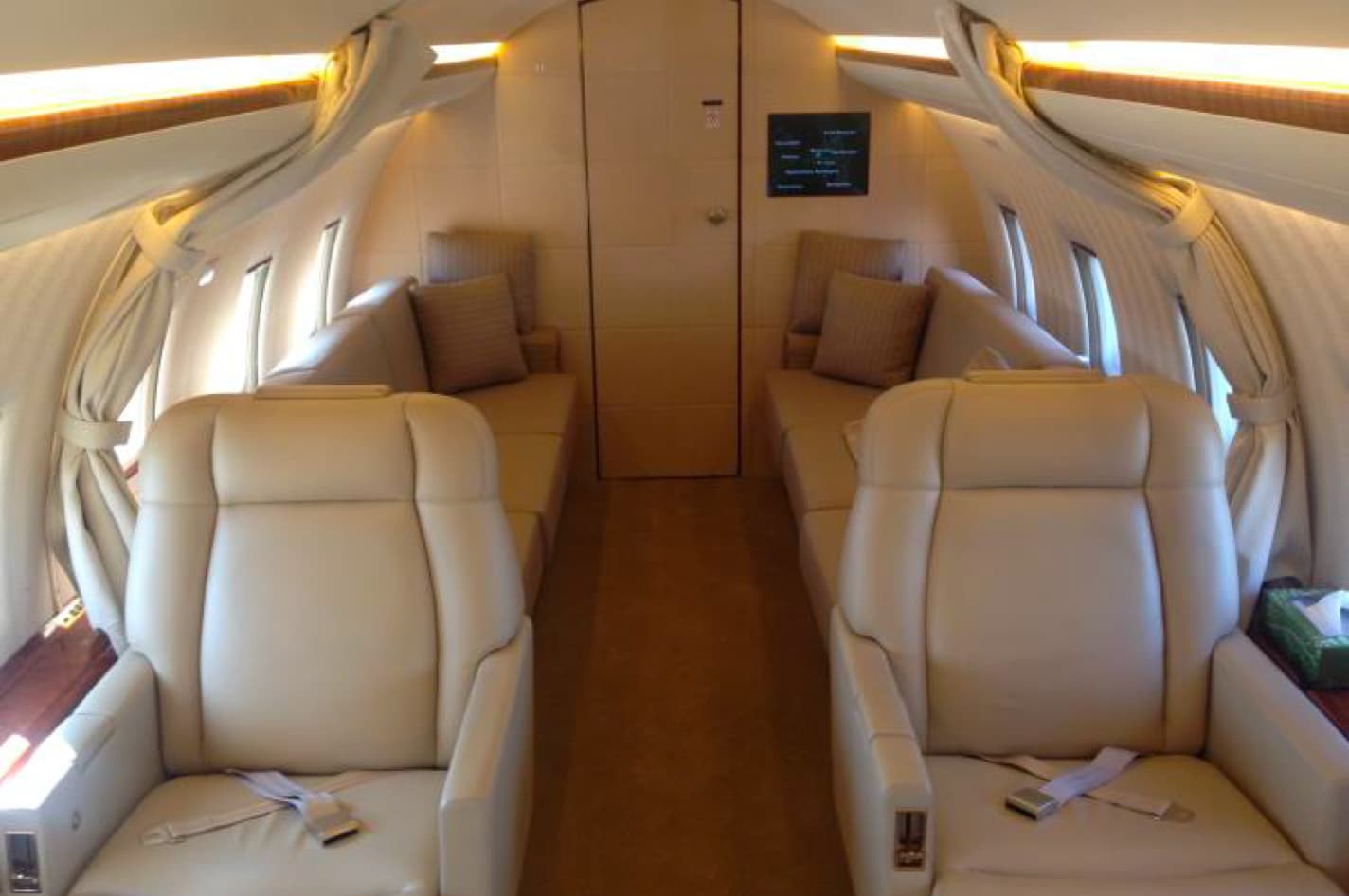 Challenger 604 C-GPGD