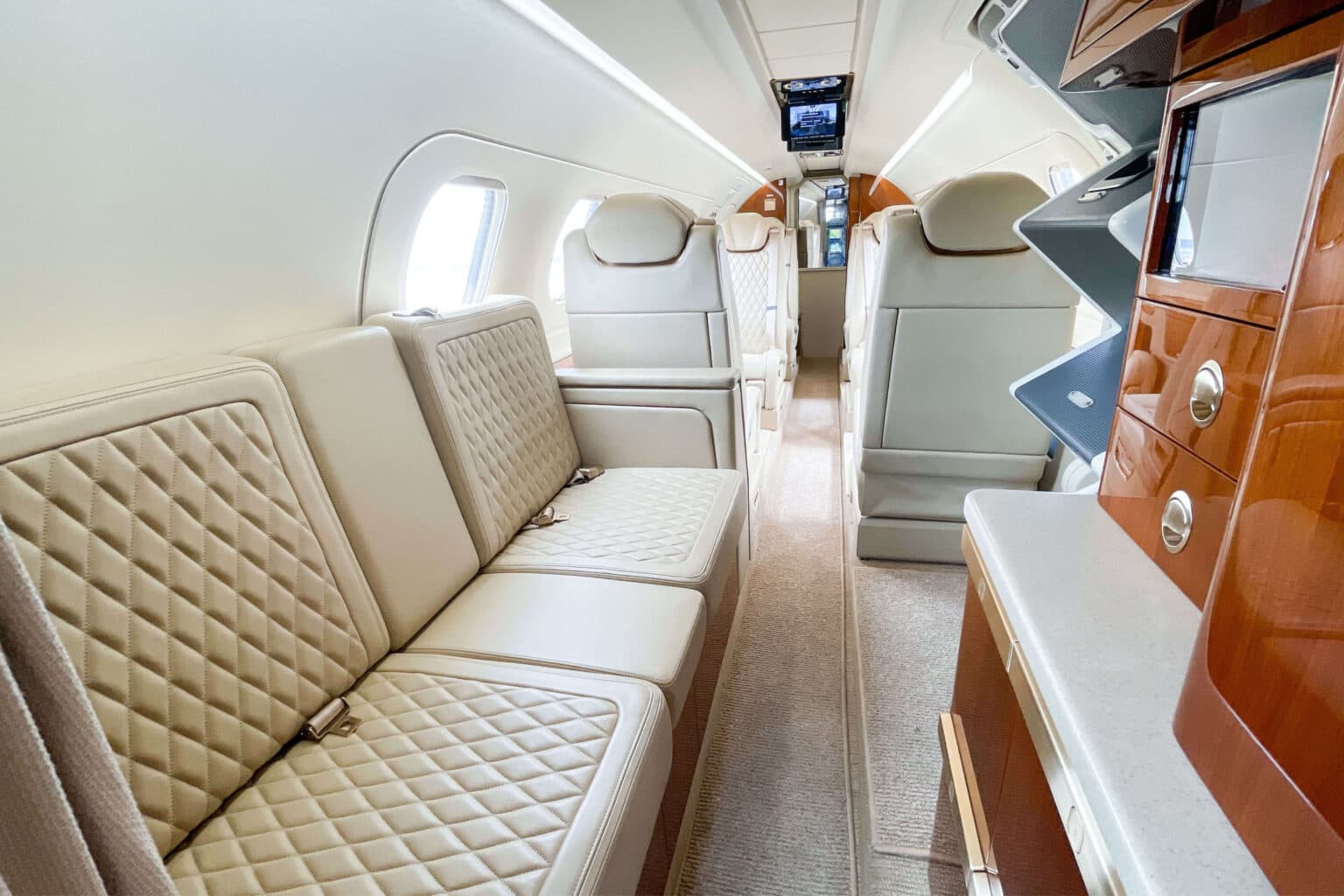 Embraer Phenom 300 C-GRIA