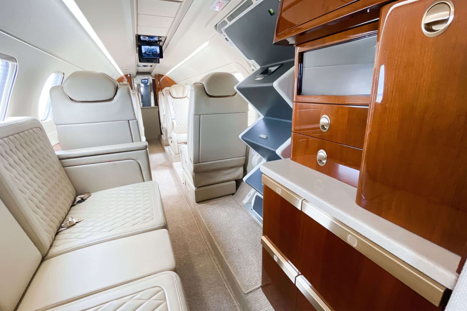 Embraer Phenom 300 C-GRIA