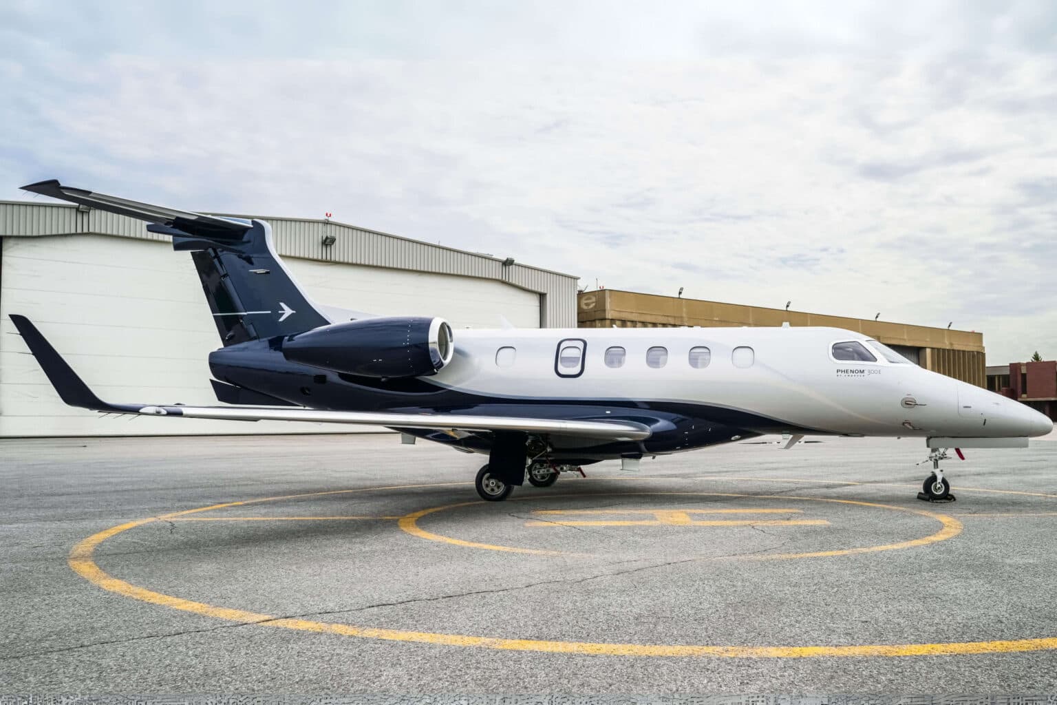 Embraer Phenom 300 C-GRIA