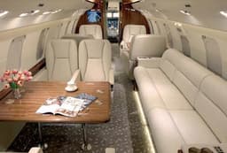 Challenger 605 C-GRMZ