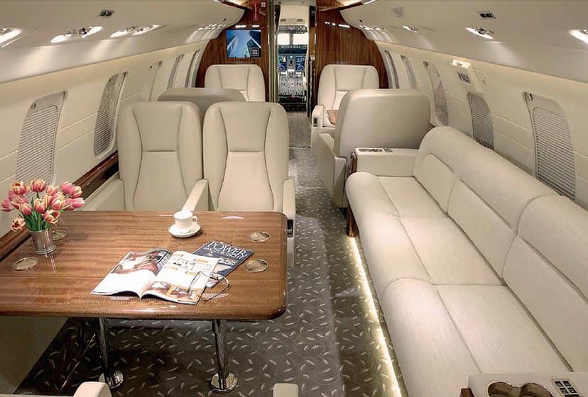 Challenger 605 C-GRMZ