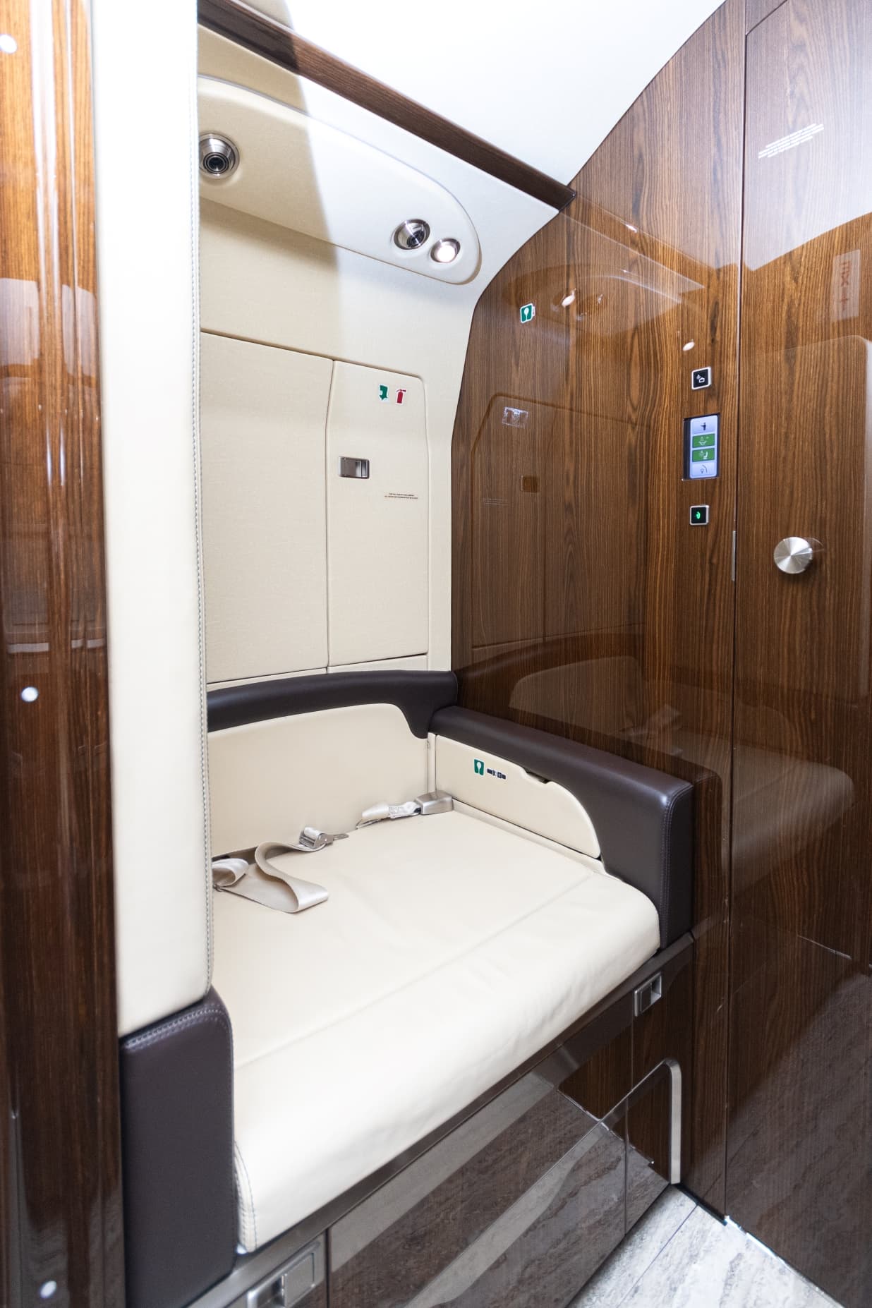Challenger 350 C-GTUF