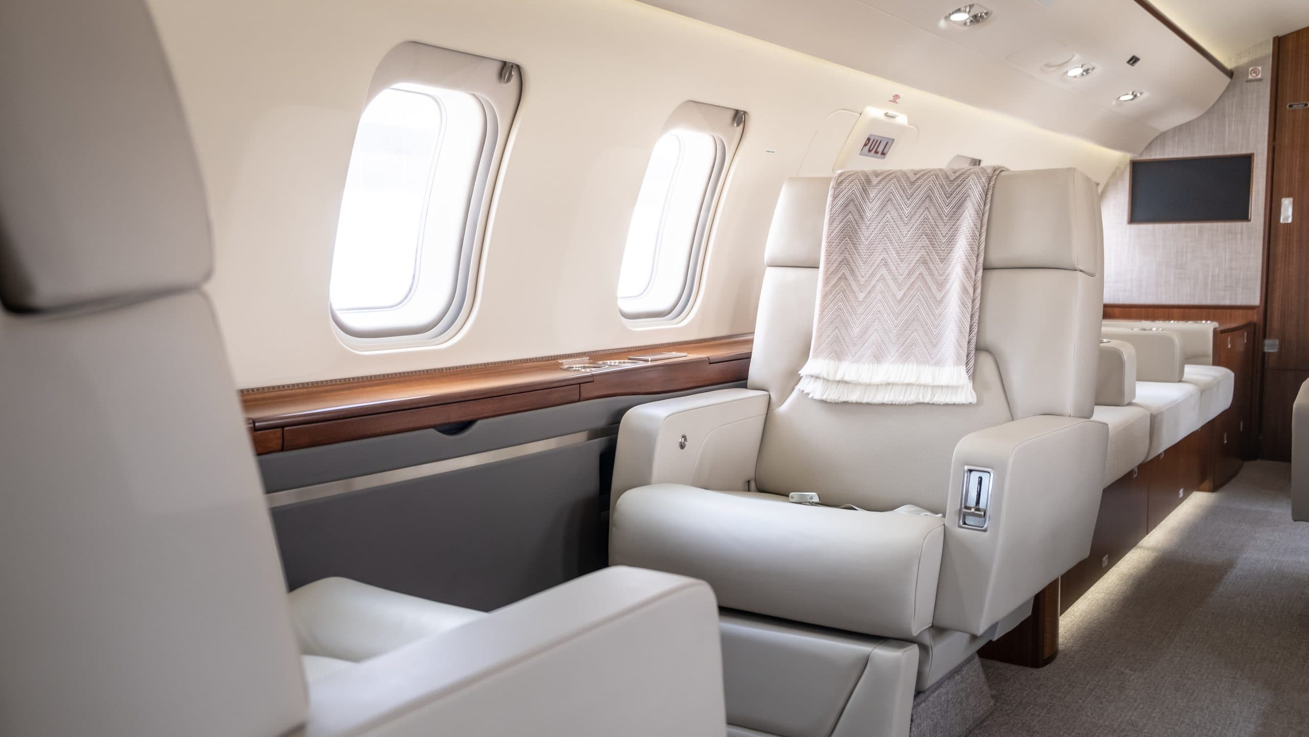 Challenger 605 C-GUIZ