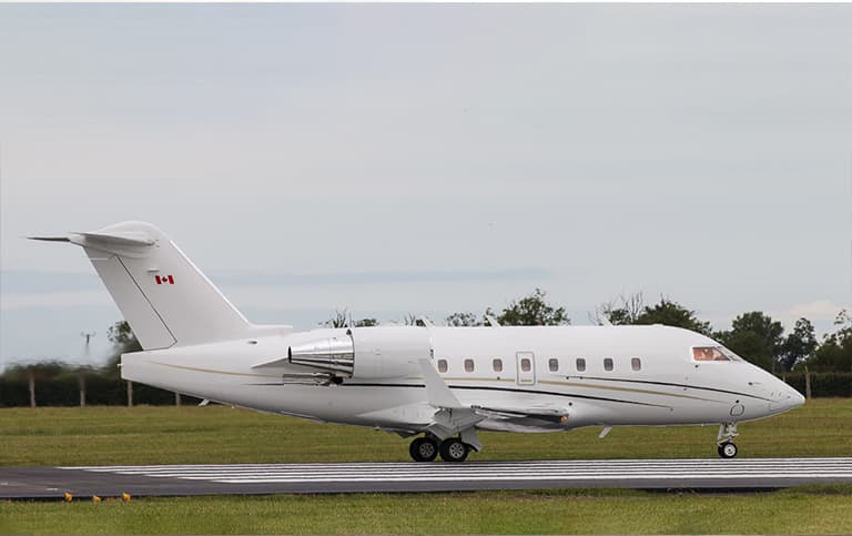 Challenger 604 C-GWLL