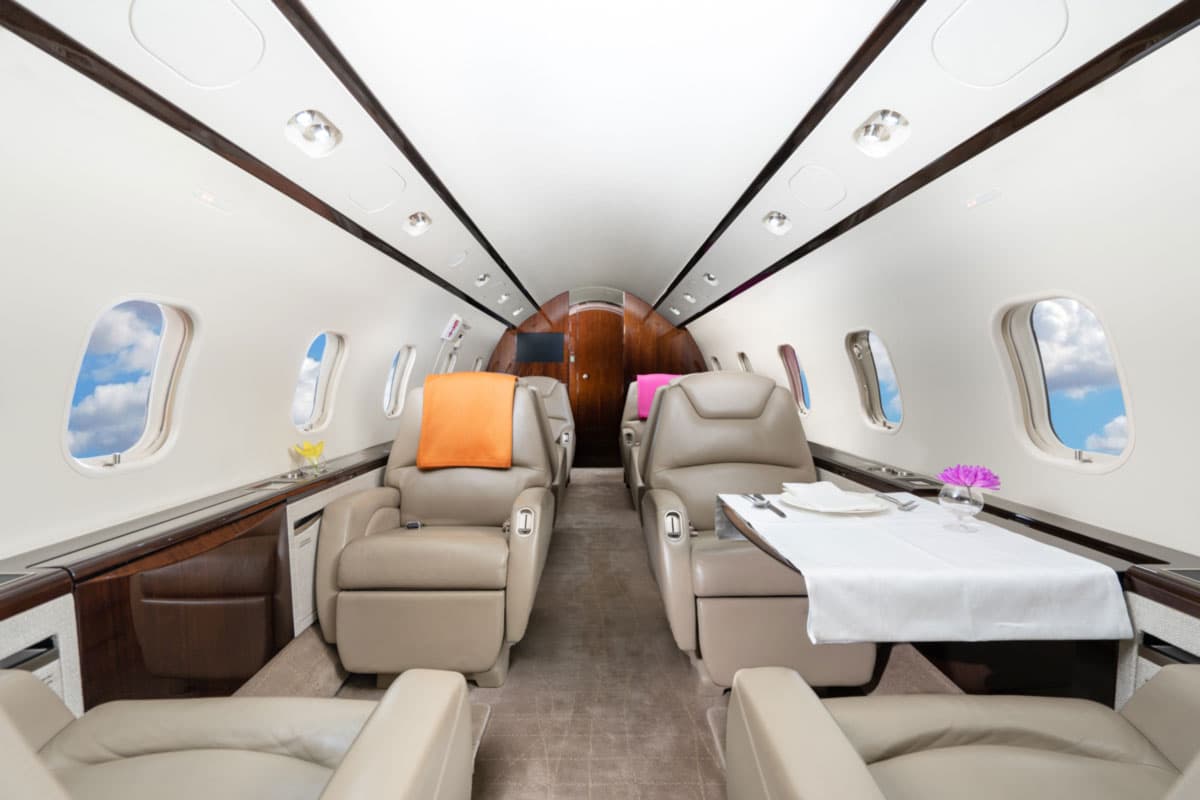 Challenger 300 C-GWWW