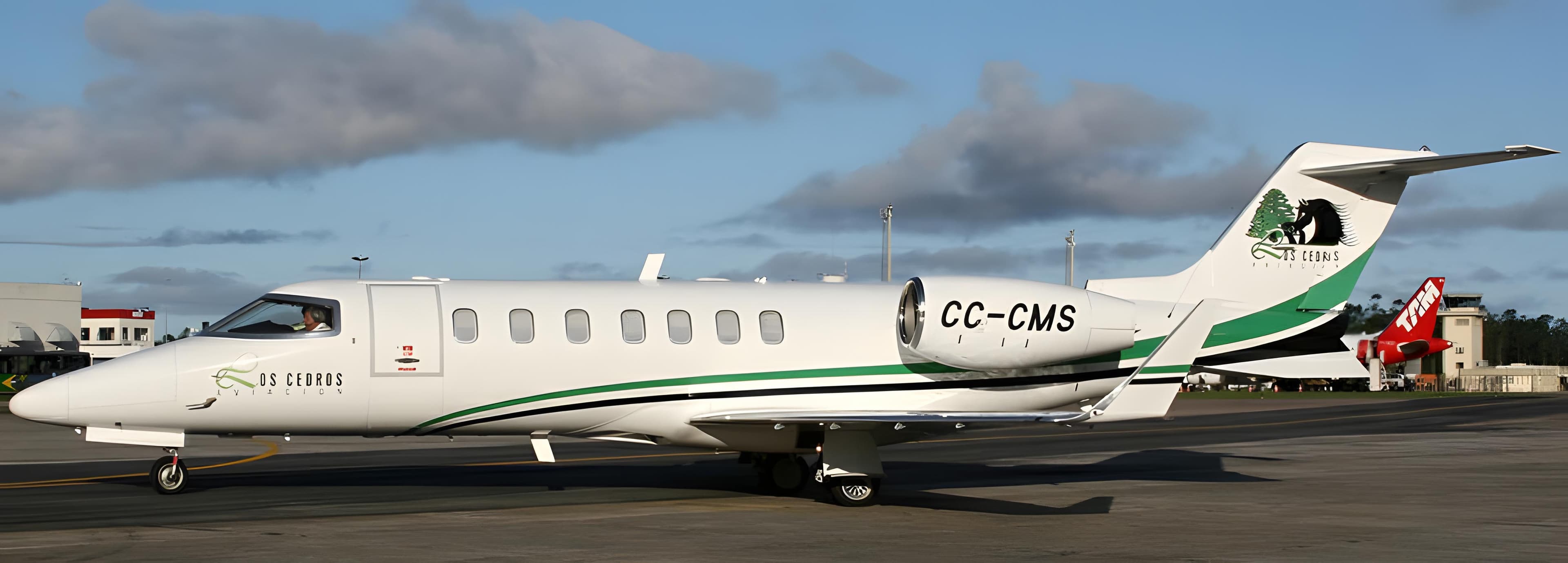 Learjet 40 CC-CMS