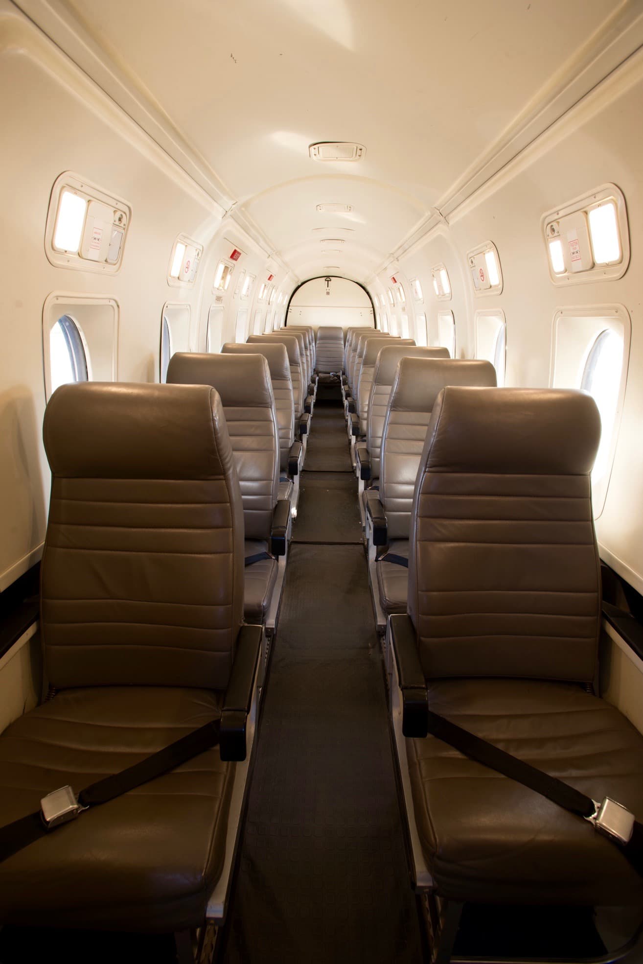 Beechcraft 1900D CP-2835