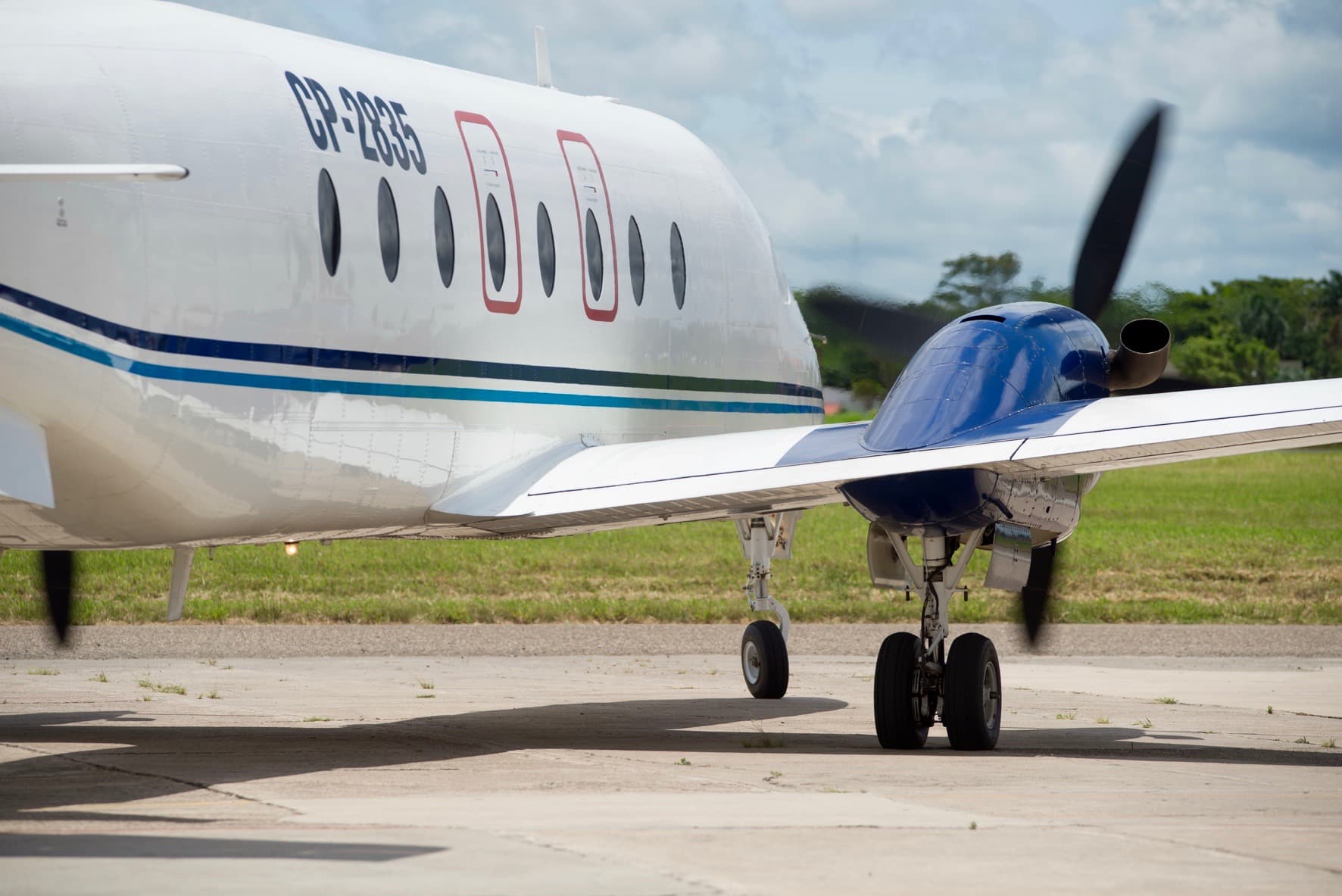 Beechcraft 1900D CP-2835