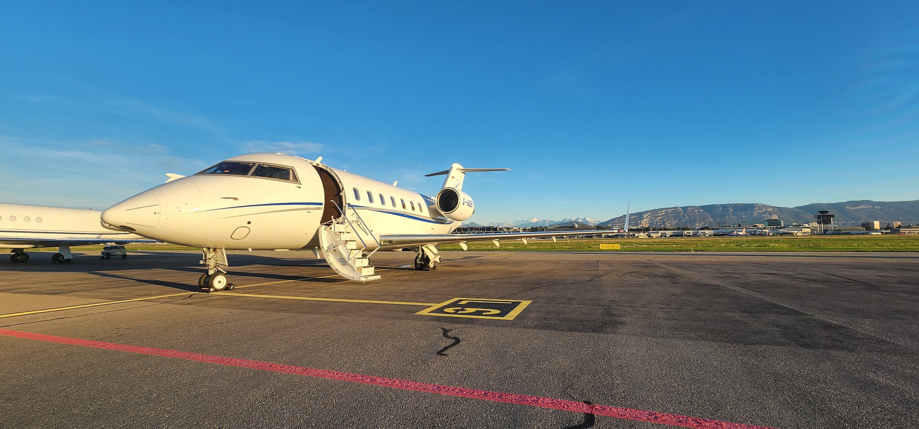 Challenger 605 D-ABEY