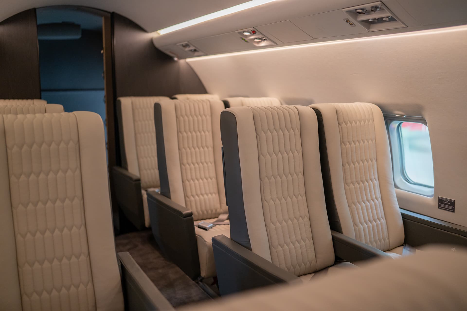 Challenger 604 D-AFAI