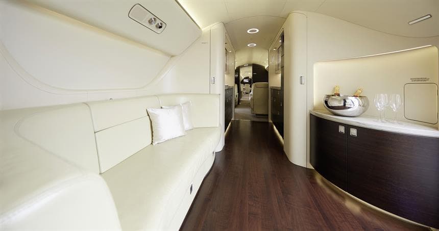 Embraer Lineage 1000 D-ANNI