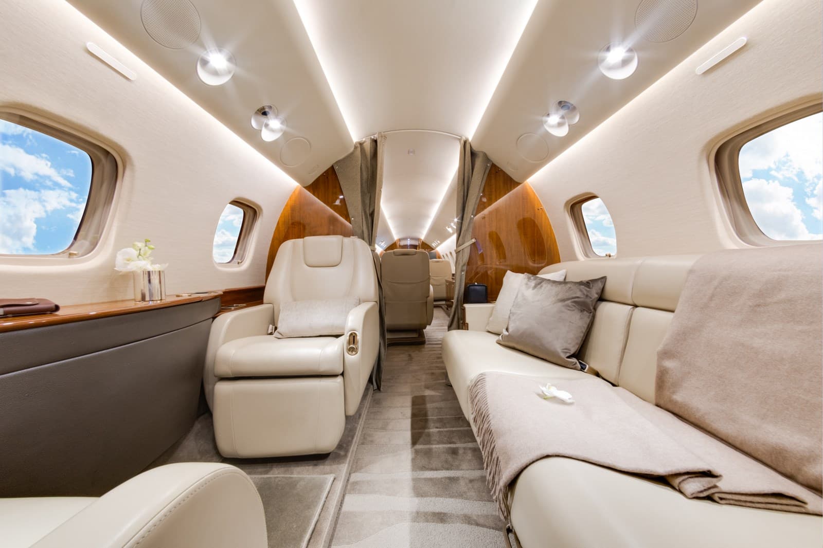 Embraer Legacy 650 D-ANXA