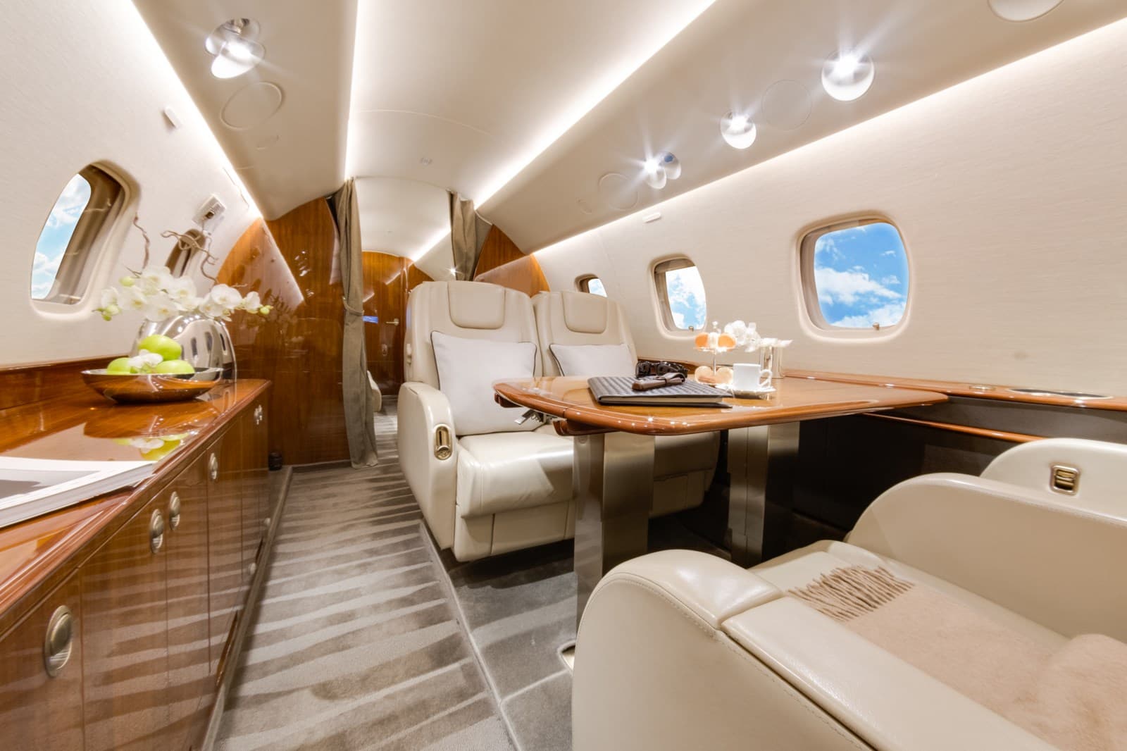 Embraer Legacy 650 D-ANXA