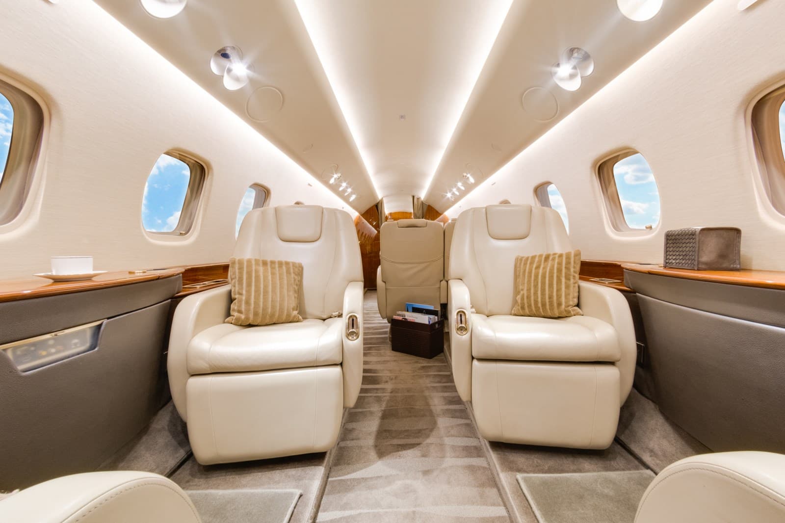 Embraer Legacy 650 D-ANXA