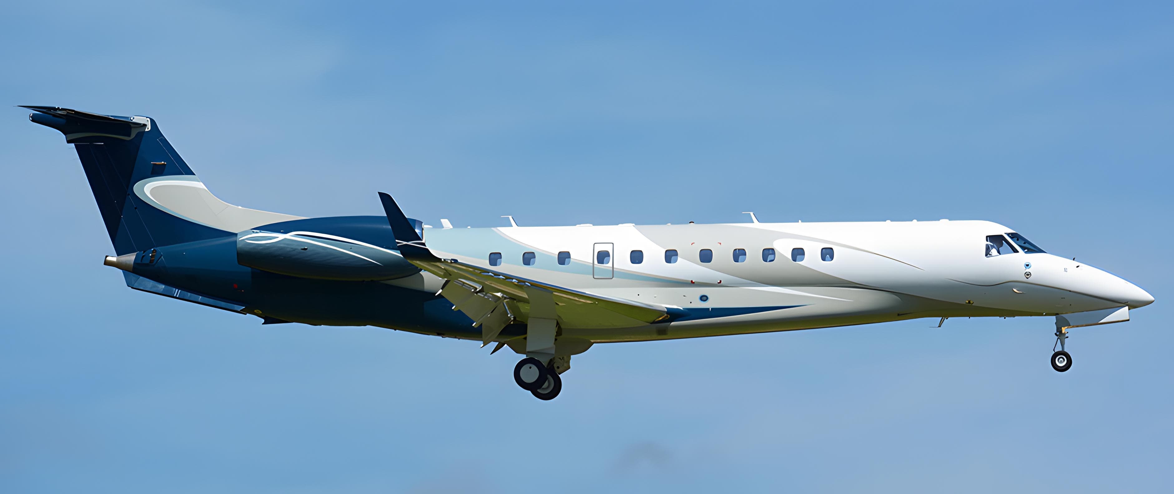 Embraer Legacy 650 D-ANXA