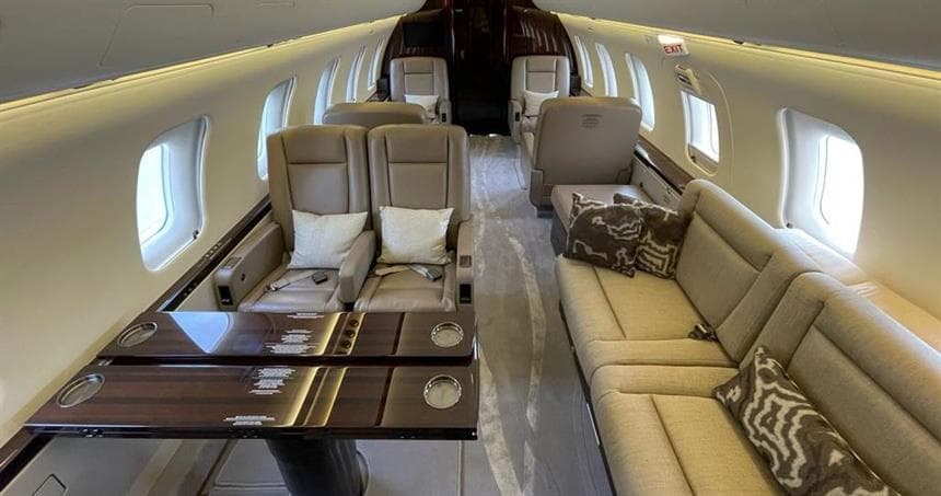 Challenger 605 D-AZZA