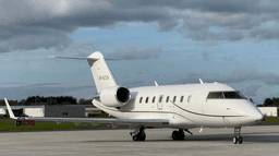 Challenger 605 D-AZZA