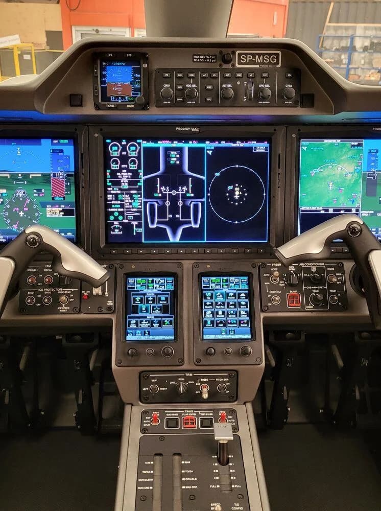 Embraer Phenom 300 D-CAAF