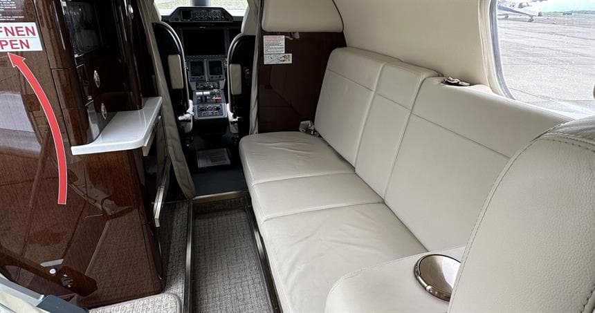 Embraer Phenom 300 D-CAAG