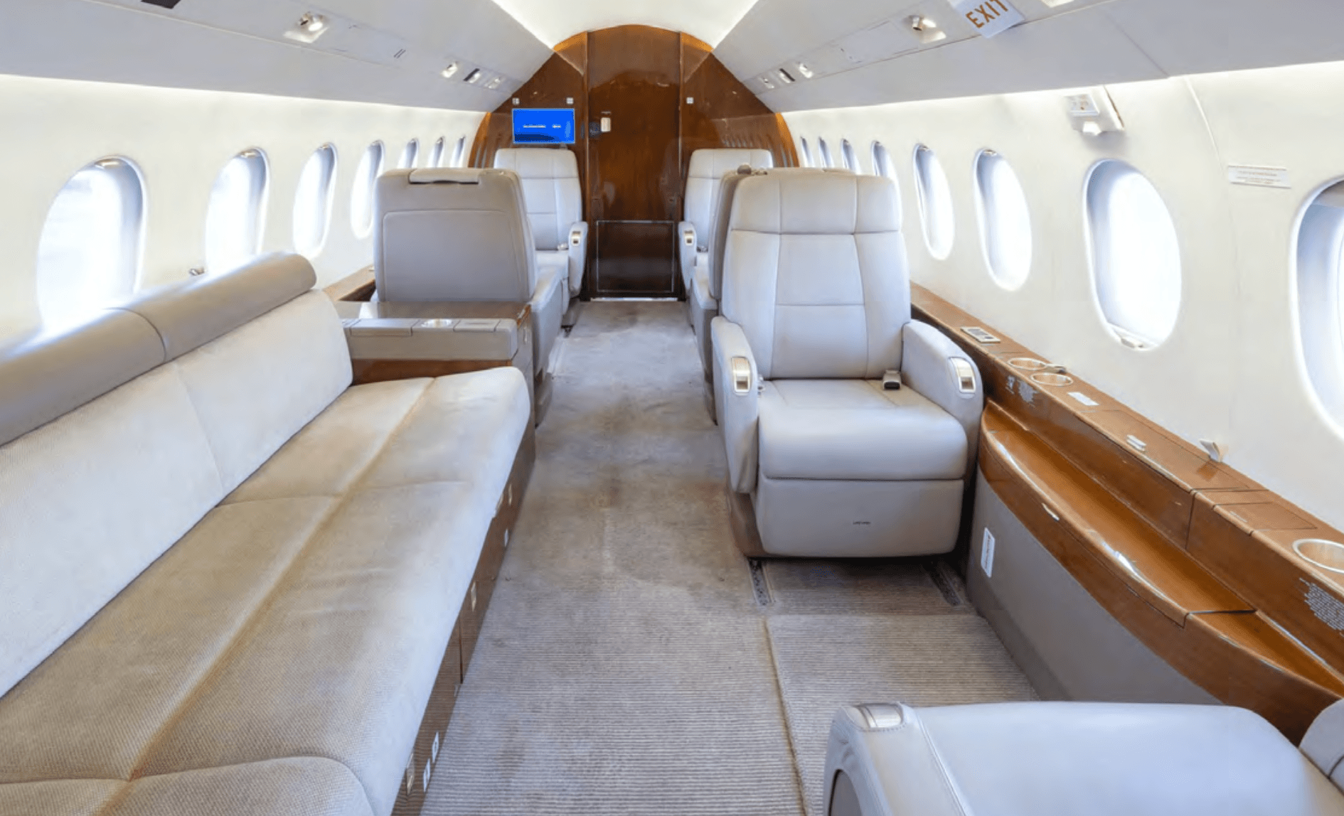 Falcon 2000LX EC-OEV