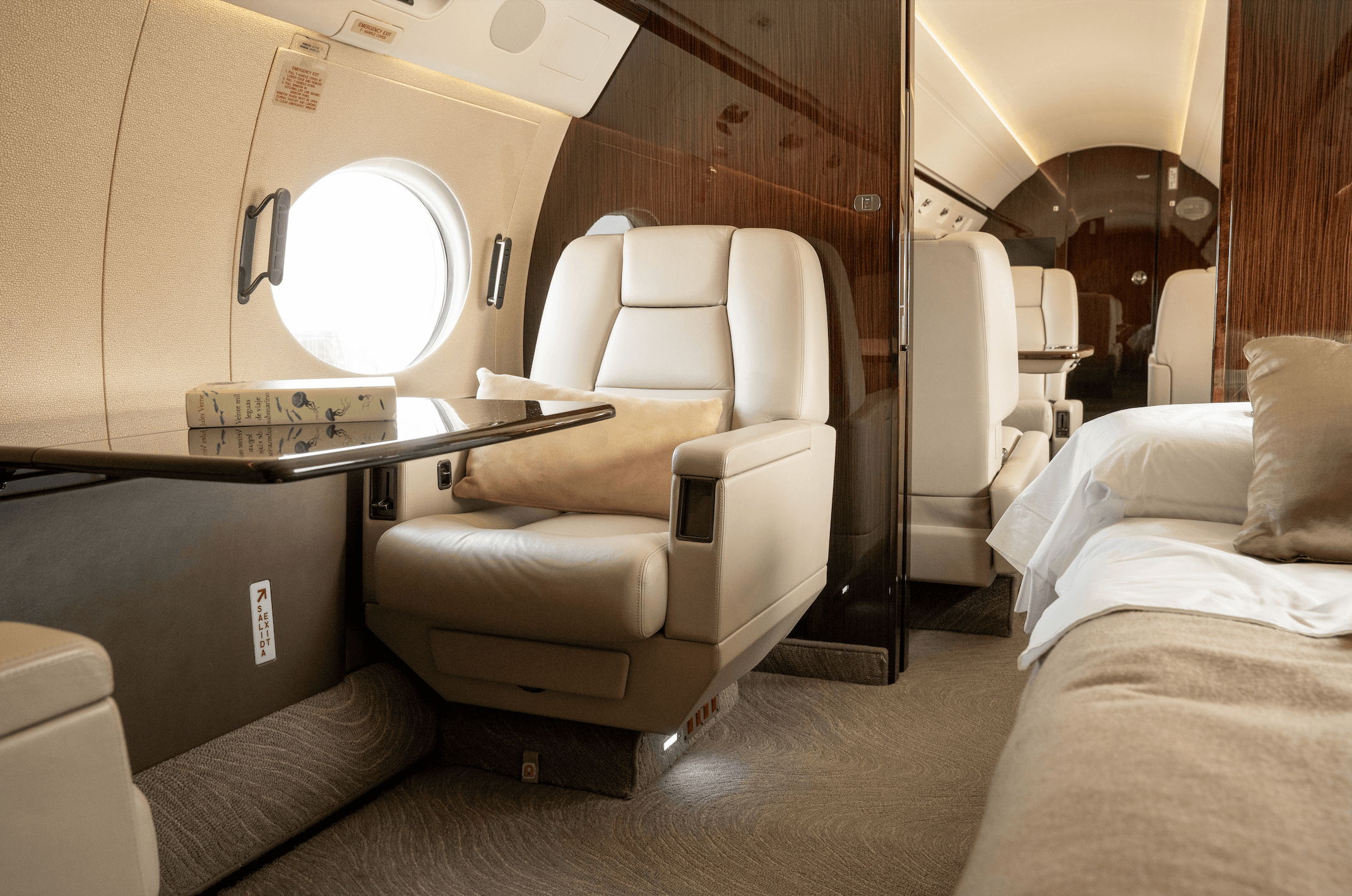 Gulfstream G550 EC-OFG