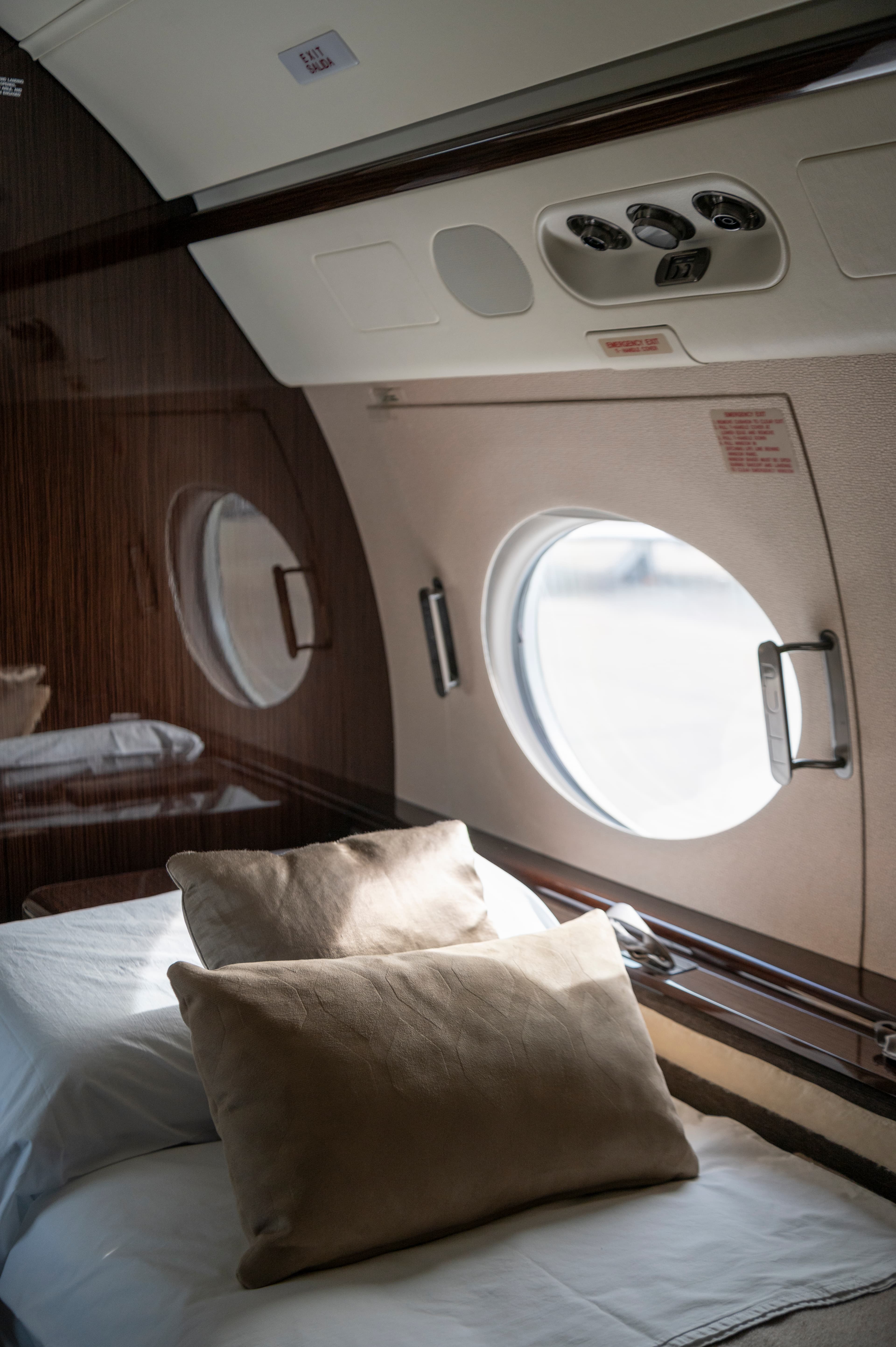 Gulfstream G550 EC-OFG