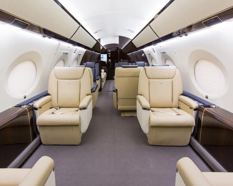 Gulfstream G550 EJ-KGRP