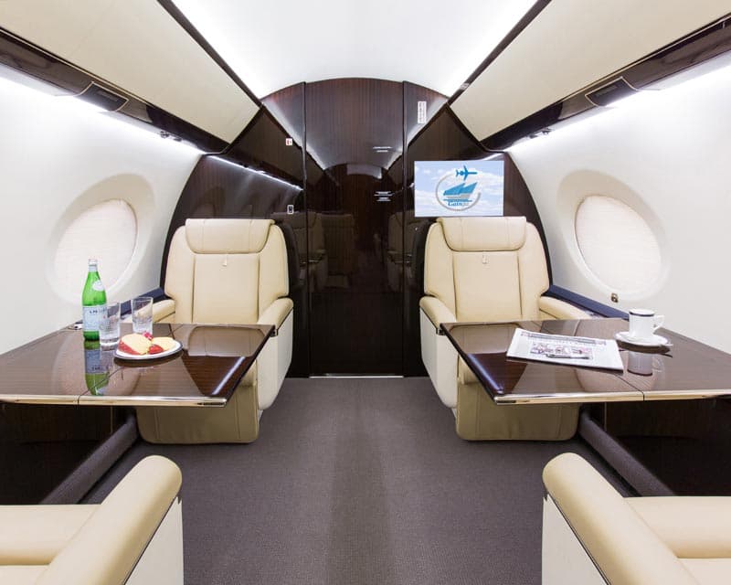 Gulfstream G550 EJ-KGRP